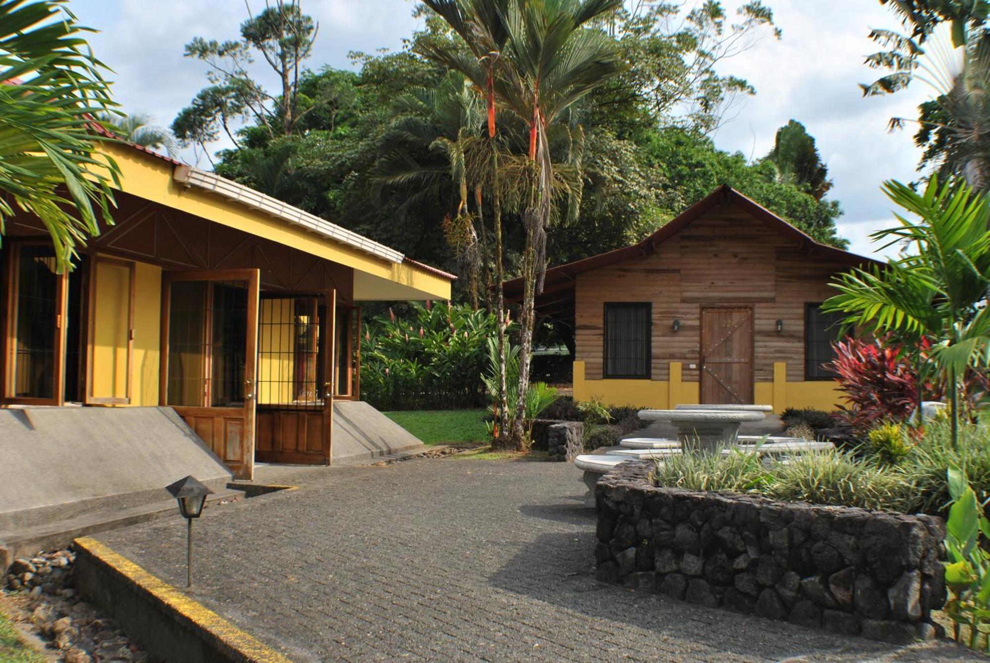 Hotel Arenal Country Inn La Fortuna Zewnętrze zdjęcie